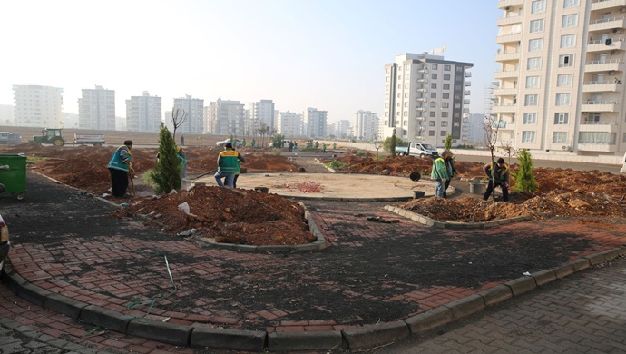 KARAKÖPRÜ’YE YENİ PARKLAR KAZANDIRILIYOR