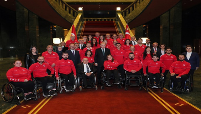 Cumhurbaşkanı Erdoğan, Paralimpik Olimpiyat Oyunları’nda madalya kazanan sporcuları kabul etti