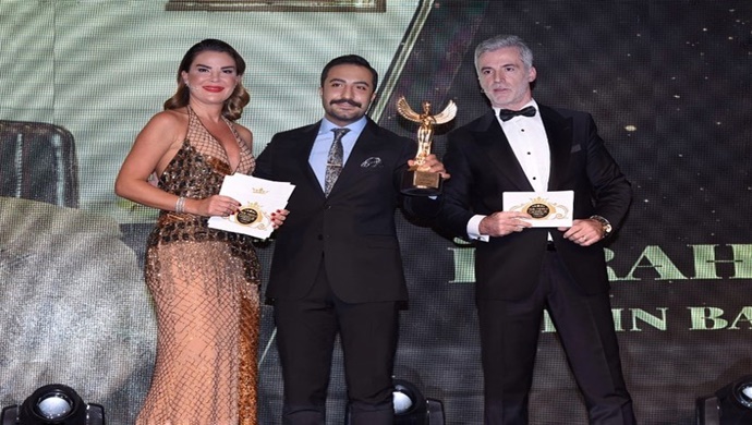 İBRAHİM TUĞBAY 2022. YILIN EN BAŞARILI MİMARI ÖDÜLÜNÜ ALDI