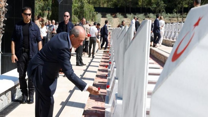 Cumhurbaşkanı Ersin Tatar, “15 Temmuz Demokrasi ve Milli Birlik Günü” nedeniyle Boğaz Şehitliği’nde düzenlenen törene katıldı