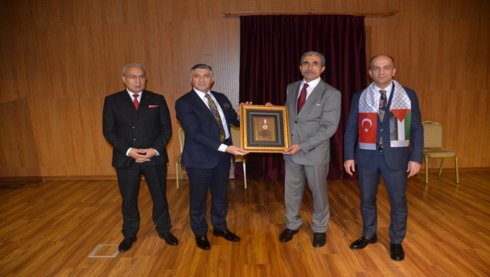 KARS ARDAHAN IĞDIR SERHATLILAR BİRLİĞİ ALTINDAĞ BELEDİYESİNİN EV SAHİPLİĞİNDE SARIKAMIŞ ŞEHİTLERİ ANMA PROGRAMI GERÇEKLEŞTİRDİ