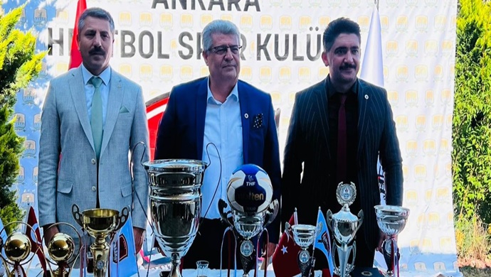 ANKARA HENTBOL SPOR KULÜBÜ YÖNETİM KURULU BAŞKANI AZİZ KIZILCA BAŞKANLIĞINDA İMZA TÖRENİ YAPILDI