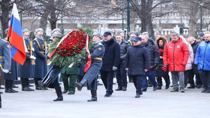 Владимир Якушев вместе с активистами «Боевого братства», МГЕР, «Волонтерской роты» и «Юнармии» почтил память воинов-интернационалистов