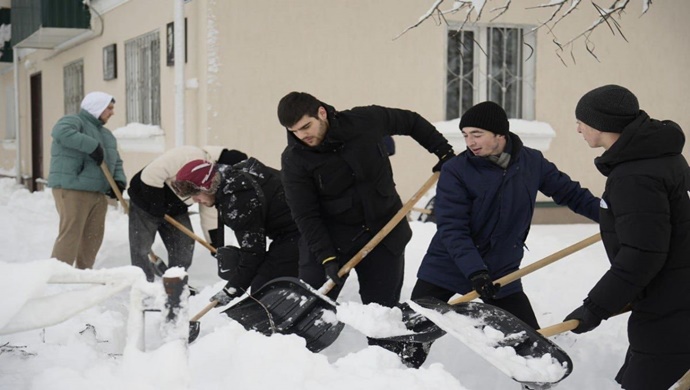 Волонтёры «Единой России» помогают в устранении последствий сильного снегопада в Адыгее